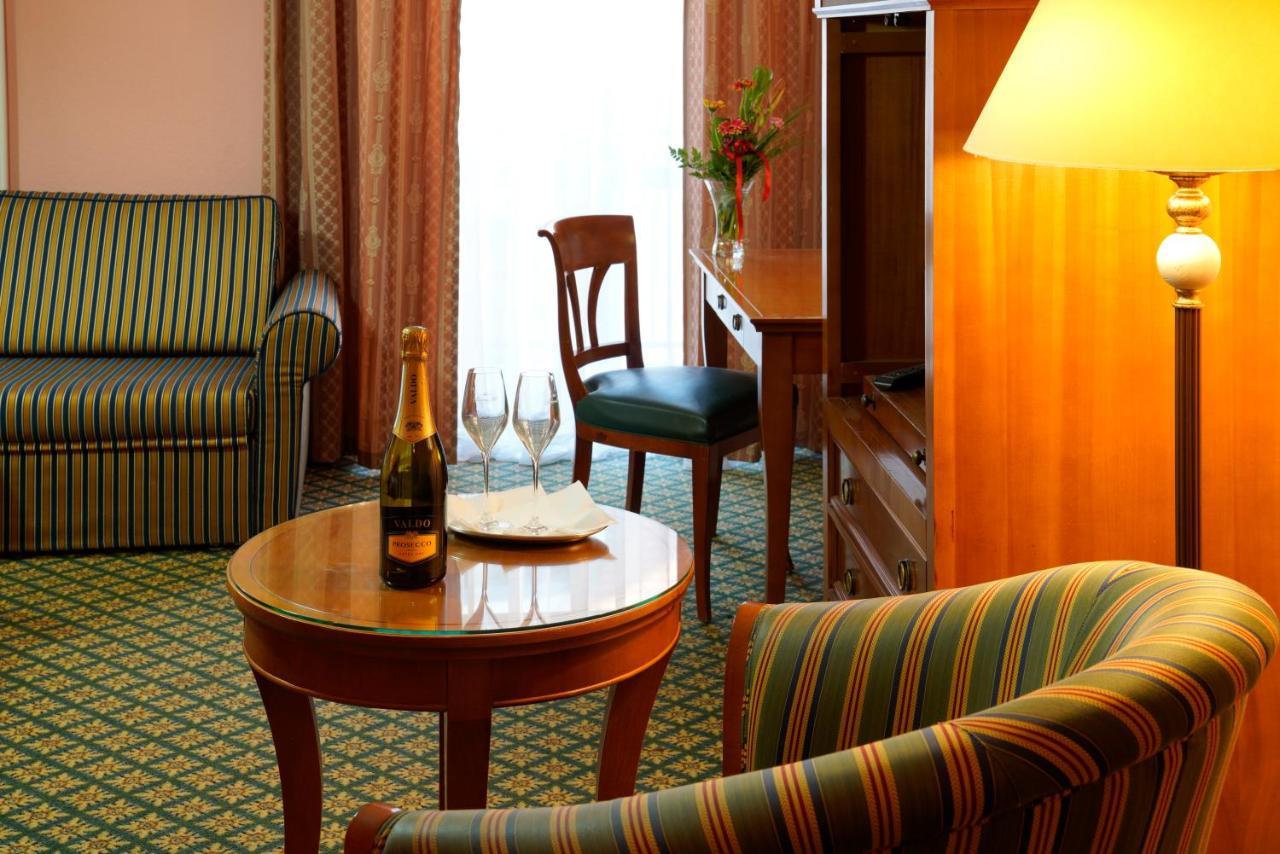 Hotel Villa Lauretta Karlovy Vary Extérieur photo